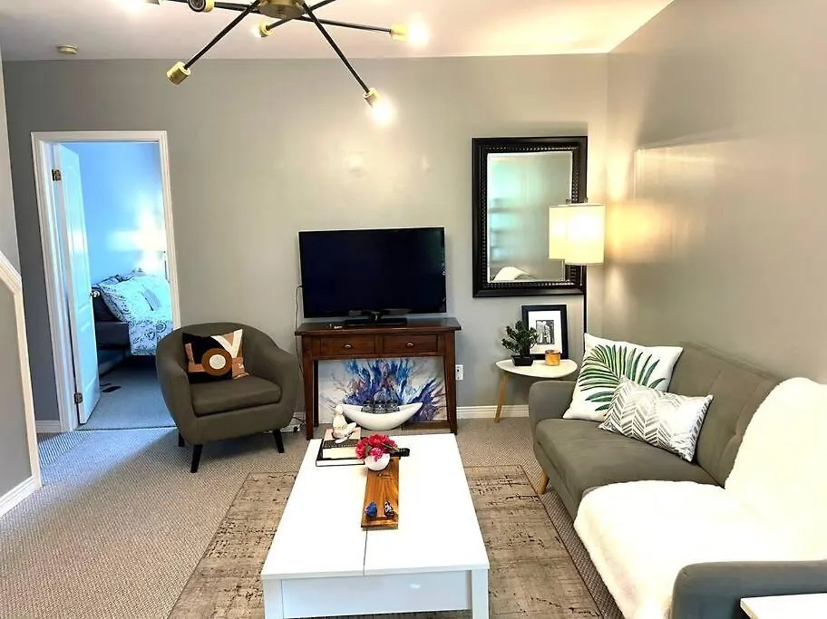Superb Spacious Loft Old Toronto Near Distillery District 0*,  Canada