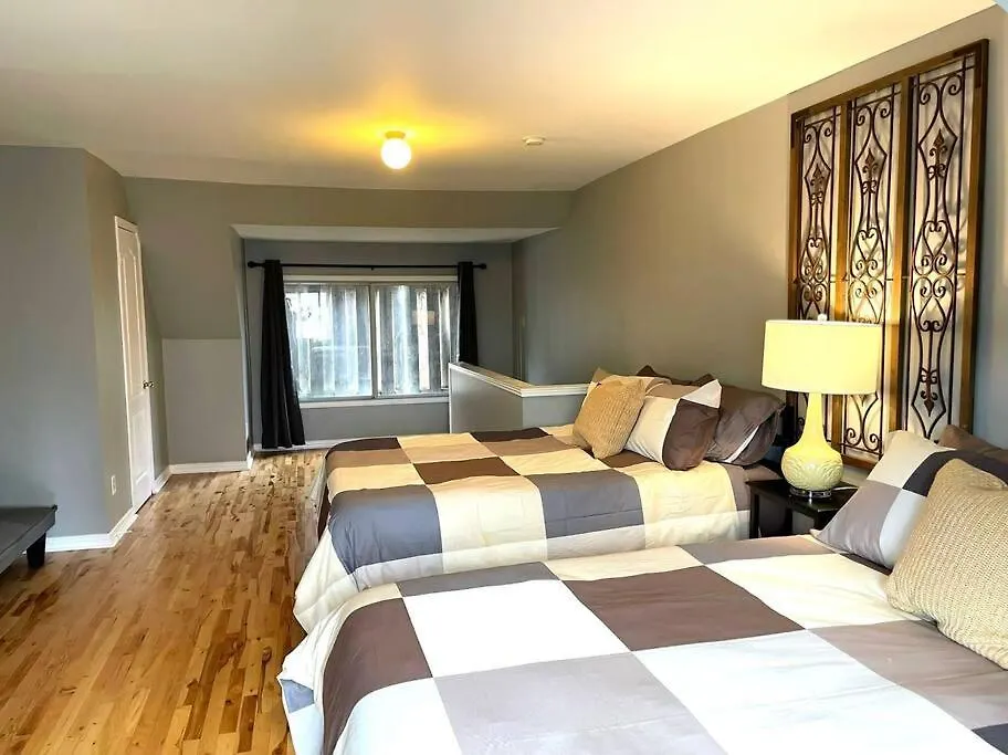 Superb Spacious Loft Old Toronto Near Distillery District