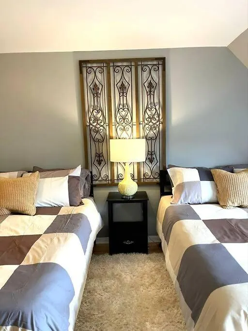 Superb Spacious Loft Old Toronto Near Distillery District