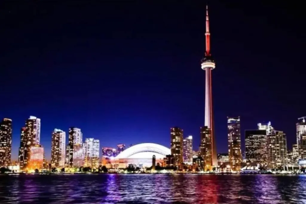 Superb Spacious Loft Old Toronto Near Distillery District 0*,  Canada